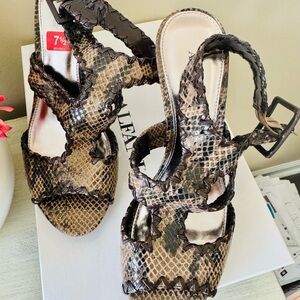 Alfani Snakeskin Pattern Sandals - Brown and Black 7.5 NEW